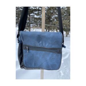 90s Bentley Cargo Messenger Bag Synthetic Leather Flap Closure Blue Black